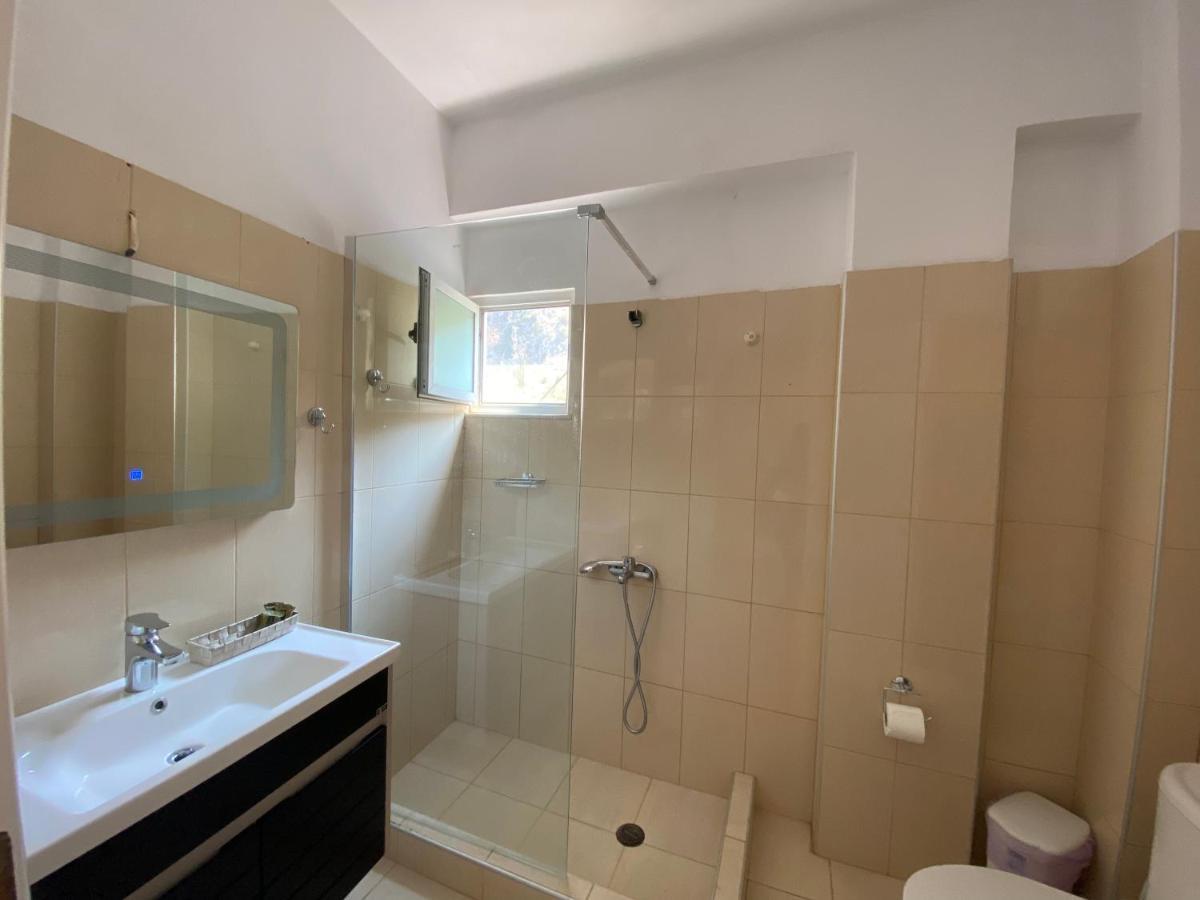 Gkiko'S Guest House เคพาโร ภายนอก รูปภาพ