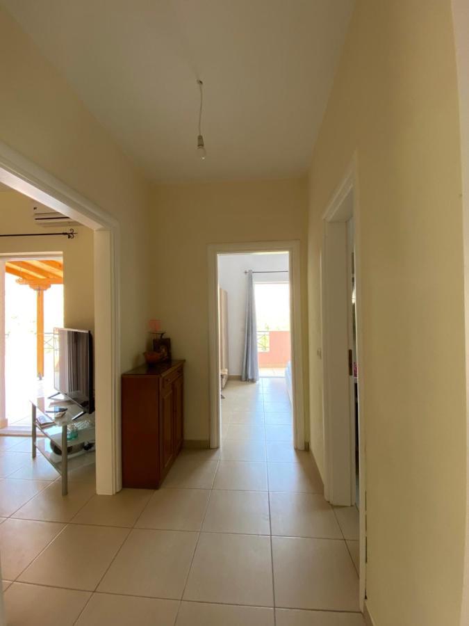 Gkiko'S Guest House เคพาโร ภายนอก รูปภาพ