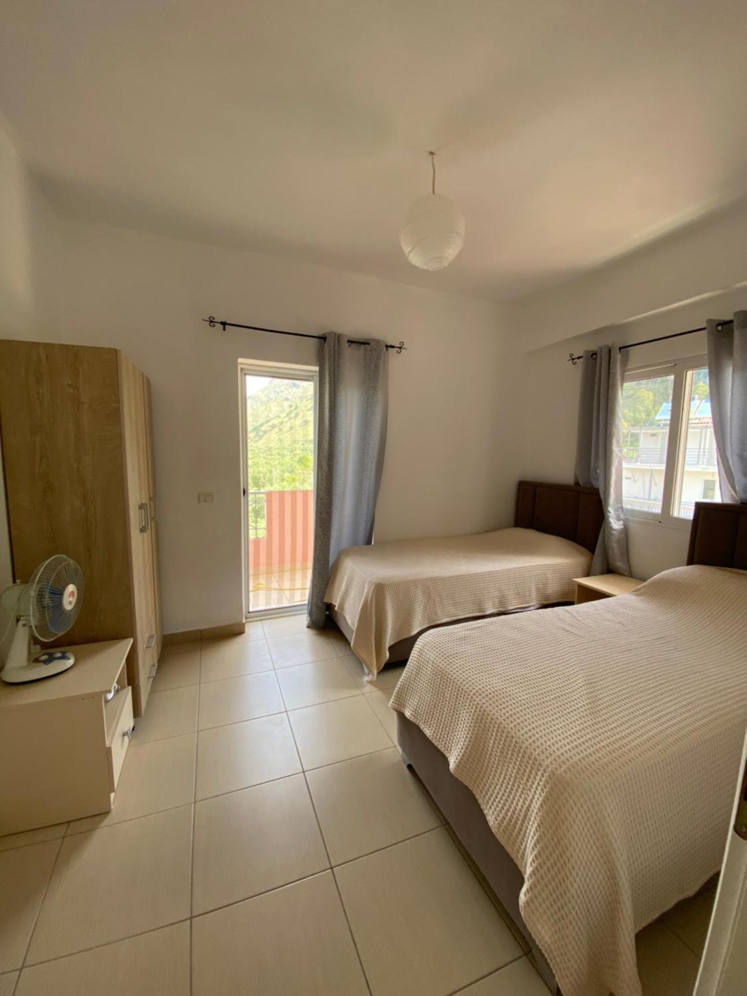 Gkiko'S Guest House เคพาโร ภายนอก รูปภาพ